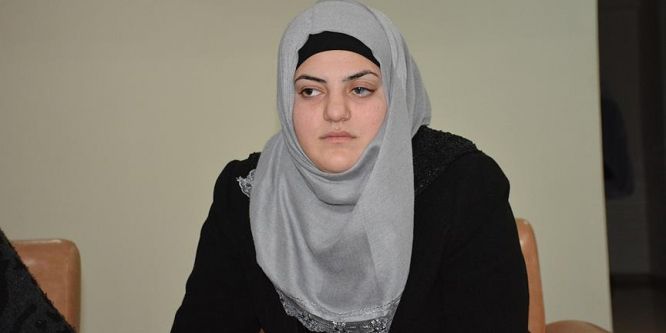 Savaş mağduru kız üniversitenin desteğiyle tedavi oluyor