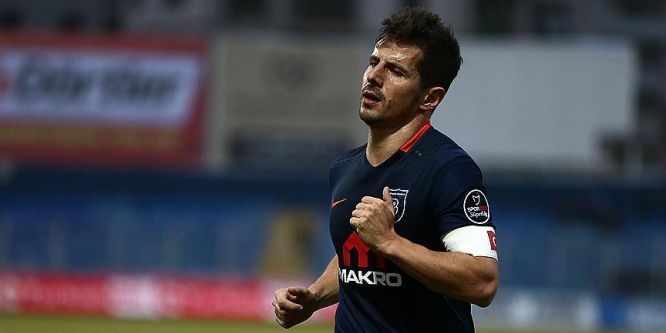 Belözoğlu: İki kupa için her şeyi yapacağız