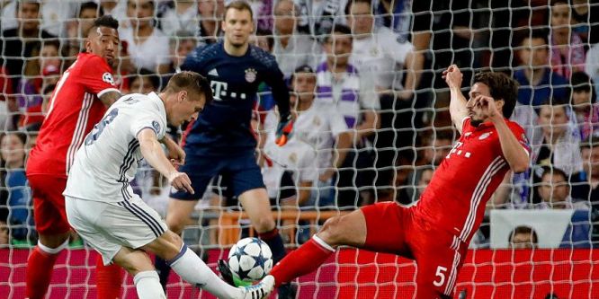 Yıldız futbolcunun ayağında kırık tespit edildi