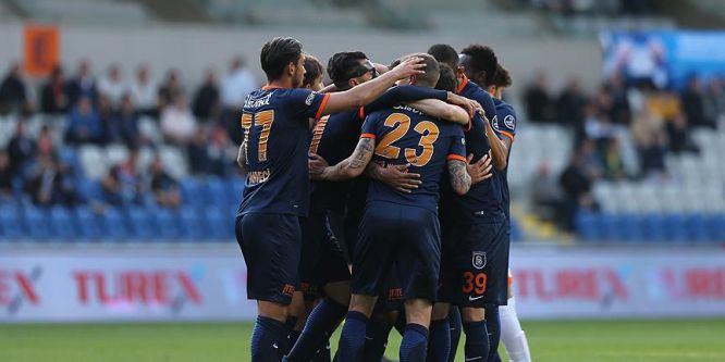 Medipol Başakşehir ezip geçiyor