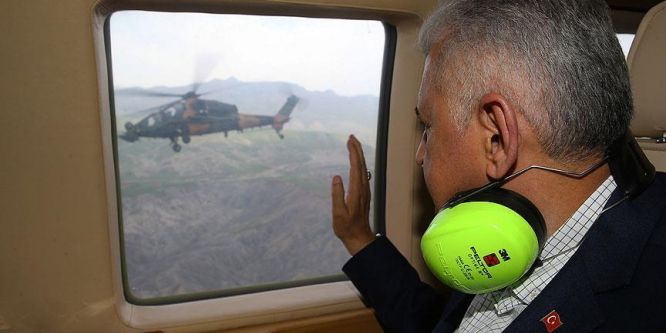 Başbakan Binali Yıldırım'dan Atak helikopterine selam