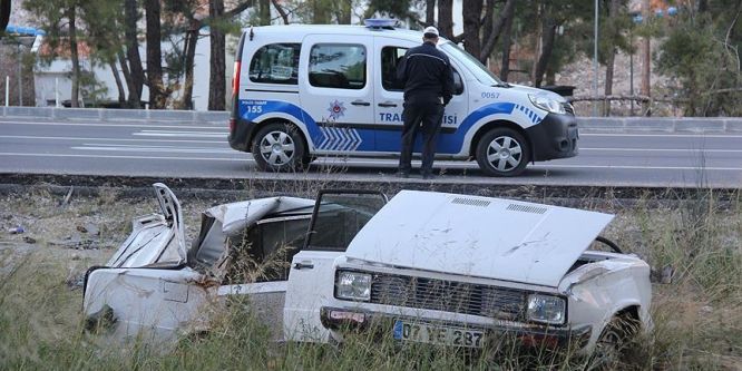 Antalya’da trafik kazası, ölü ve yaralılar var!