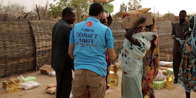 TDV'den Sudan'daki mültecilere gıda yardımı