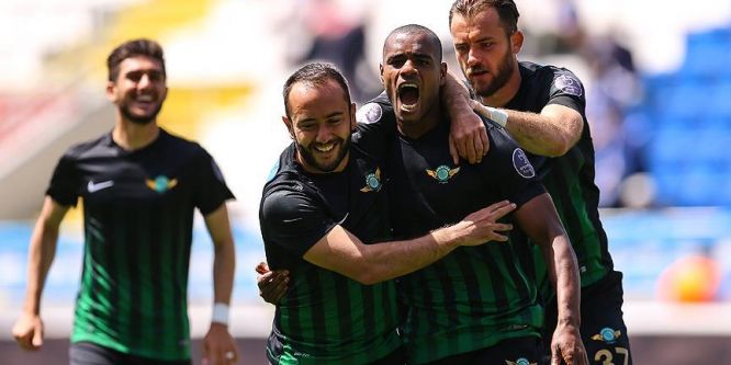 Akhisar Belediyespor Kasımpaşa'yı ezdi geçti