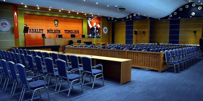 Eski yarbay ve başyaverden çelişkili ifadeler