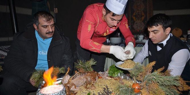 Kaz eti yemeden gitmiyorlar!