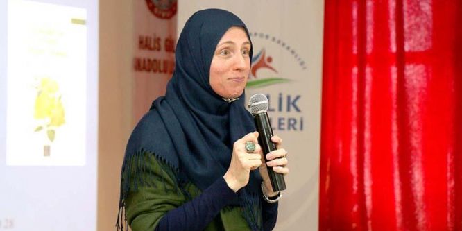 İslam'ı seçen Amerikalı yazar İmam-Hatiplilerle buluştu