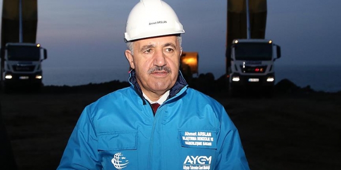 Denize yapılan ikinci havalimanında yeni bir rekor