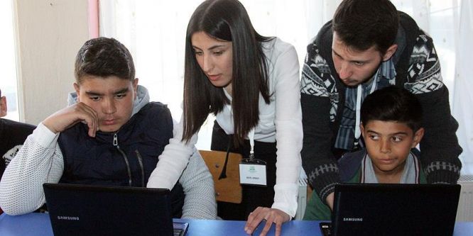 Roman öğrenciler 'kodlama' öğreniyor