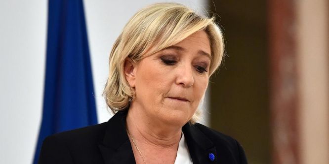 Le Pen'e AB mahkemesinden ret