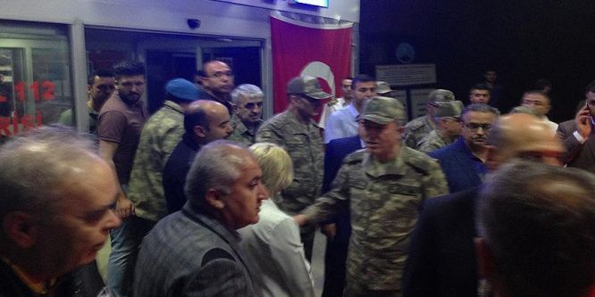 Akar ve kuvvet komutanları kaza ile ilgili bilgi aldı