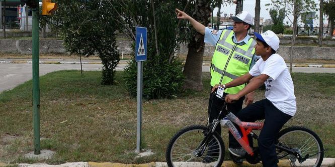Antalya'da çocuklara bisiklet ehliyeti verilecek