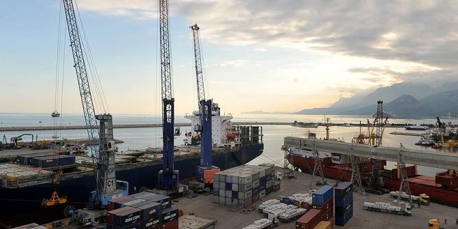 Dış ticaret açığı 2016 ayında geriledi