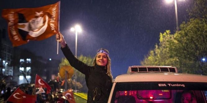 Arap dünyası referanduma övgüler yağdırıyor