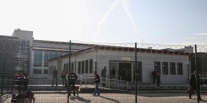 Amiraller darbe girişimi davasında savunma yaptı