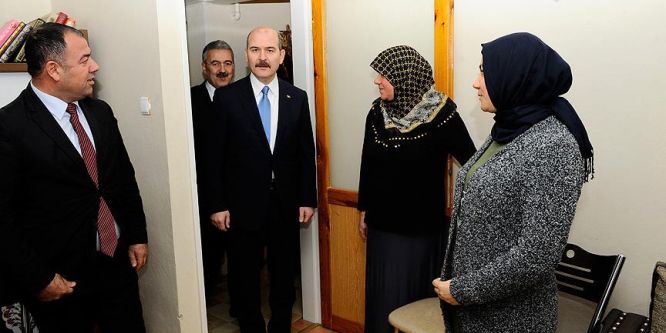Süleyman Soylu Fethi Sekin'in ailesini ziyaret etti