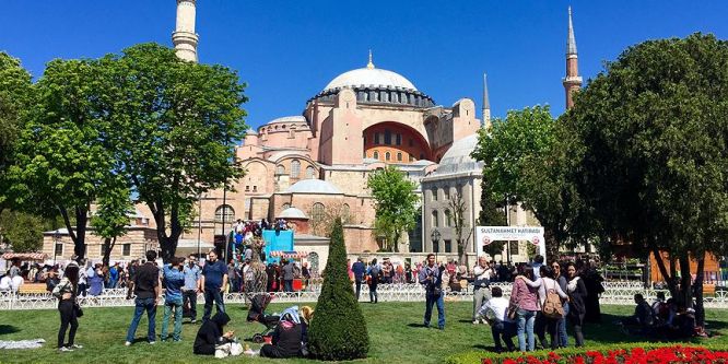 İstanbul dünyanın dört bir yanından turist çekiyor