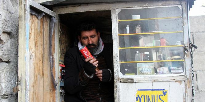 Bir metrekarelik kulübede 17 yıl geçirdi