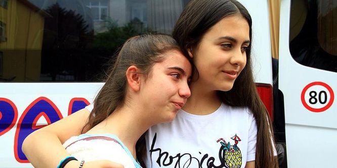 Misafir çocuklar gözyaşlarıyla ülkelerine dönüyor