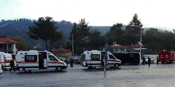 Muğla'da yolcu otobüsü devrildi: 31 yaralı