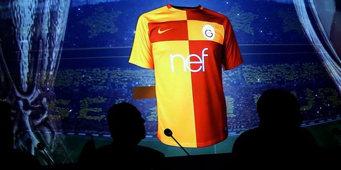 Galatasaray yeni sezon formasını tanıttı