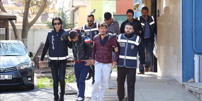 Çaldıkları kıyafetlerle iş yeri açmışlar