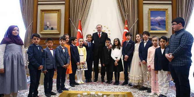 Cumhurbaşkanı Erdoğan çocukları kabul etti