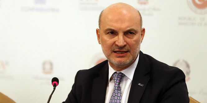 İş dünyası artık öncelik ekonomi olmalı diyor