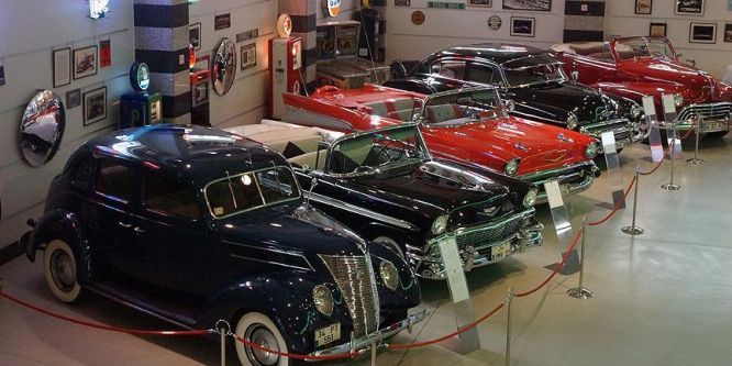 Klasik otomobil tutkunlarını buluşturan müze