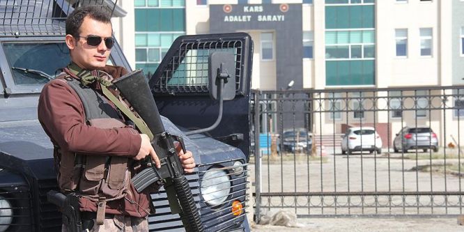 Kars'taki darbeci askerler hakim karşısına çıkıyor