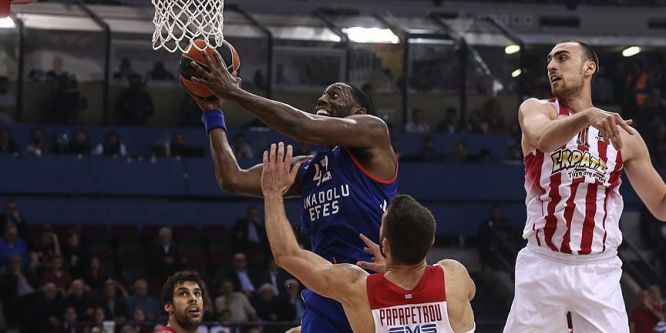 Olympiakos seride 1-0 öne geçti