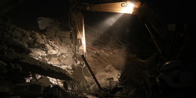 Katil Esed rejimi Dera ve Şam'ı bombalıyor