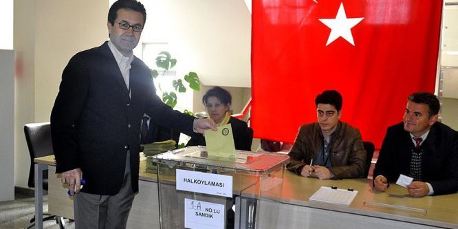Kırgızistan'da yaşayan Türk vatandaşları sandık başına gitti
