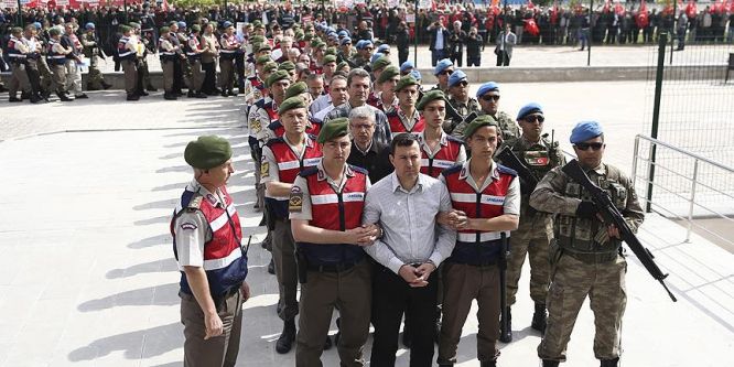 FETÖ'cü başyaver hakim karşısında!
