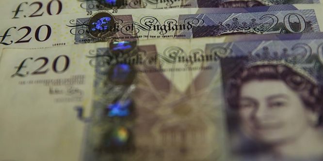 Sterlin erken seçim kararıyla yükseliyor