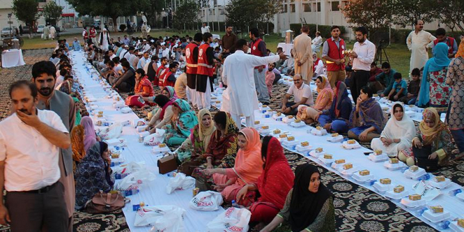 Türk Kızılayı ramazanda Pakistan halkını yalnız bırakmadı
