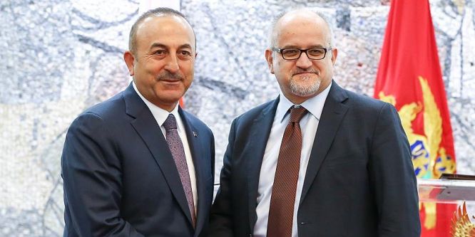 Bakan Çavuşoğlu Karadağ'da