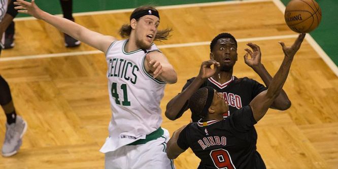 Chicago Bulls seride büyük avantaj yakaladı