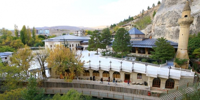 Sonbaharda Darende doğasıyla büyülüyor