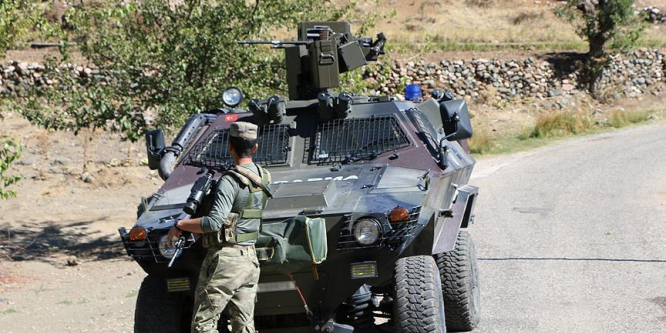 Hakkari'de iş makineleri taşıyan konvoya terör saldırısı