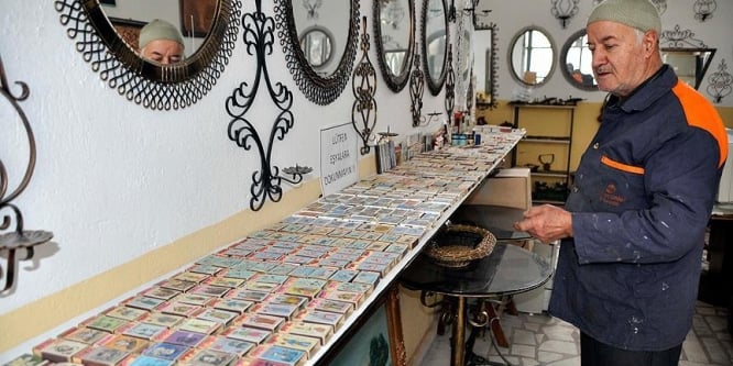 Annesinin hediyesiyle başladı 2000 kutuluk koleksiyon sahibi oldu