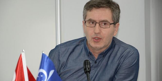 ''Srebranitsa'da BM bayrağının altında soykırım yapıldı''