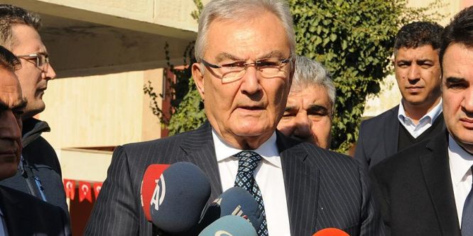Deniz Baykal: İmzadan uzak durursa doğrusunu yapmış olur