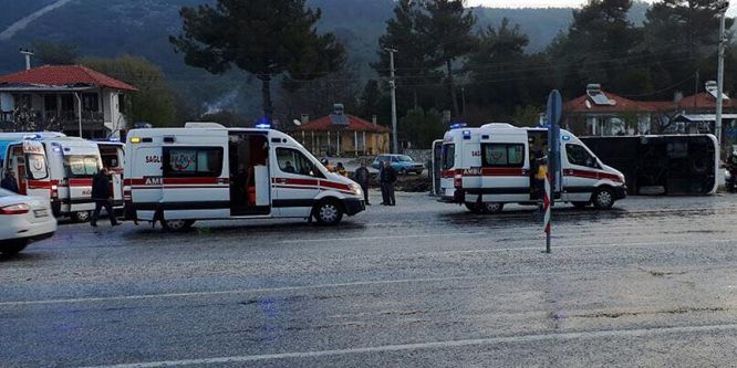 Kütahya'da yolcu otobüsü devrildi: 24 yaralı