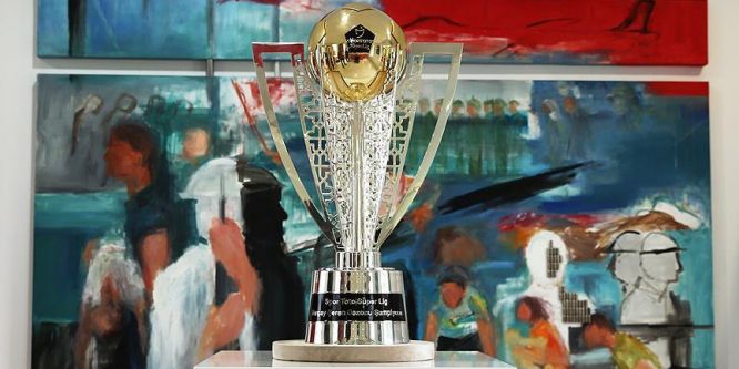 Şampiyonluk kupası Ankara'da sergilendi