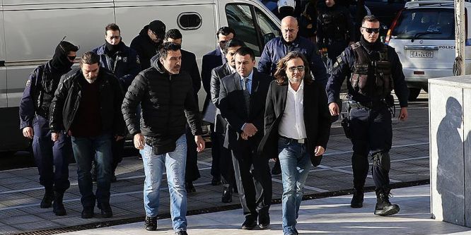 Darbeci askerlerin gözaltı süreleri uzatıldı