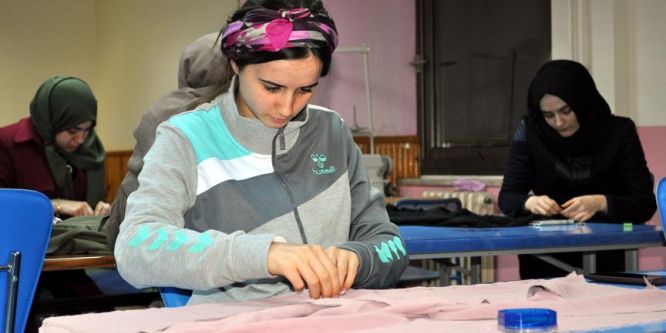 KYK eğitim hayatını sanat ve sporla buluşturuyor