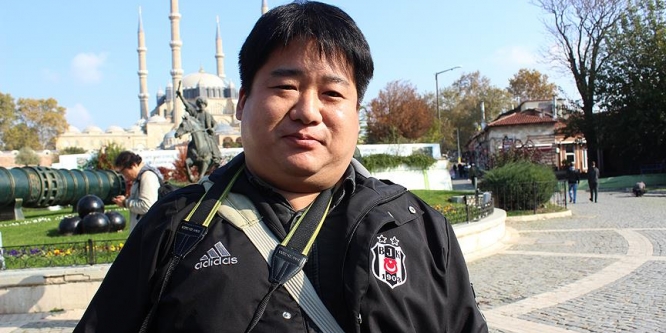 Güney Koreli gazeteci koyu Beşiktaşlı