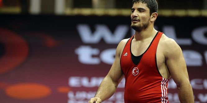 Taha Akgül finale yükseldi