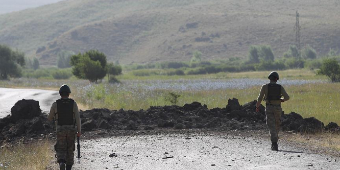 Hakkari'de teröristler karakola sızmaya çalıştı